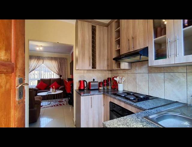 3 BEDROOM HOUSE FOR SALE IN VANDERBIJLPARK CE 4